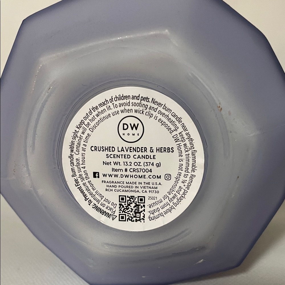 DW Home Crushed Lavender & Herbs Candle - Picture 2 of 3